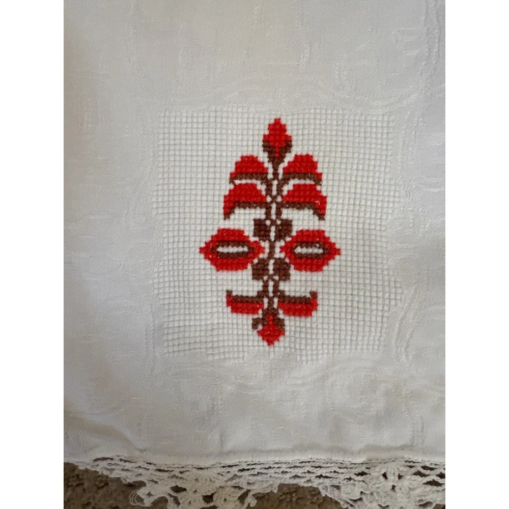 Vintage Cross Stitch Embroidered Table Runner White Red Floral Crochet Lace 59in